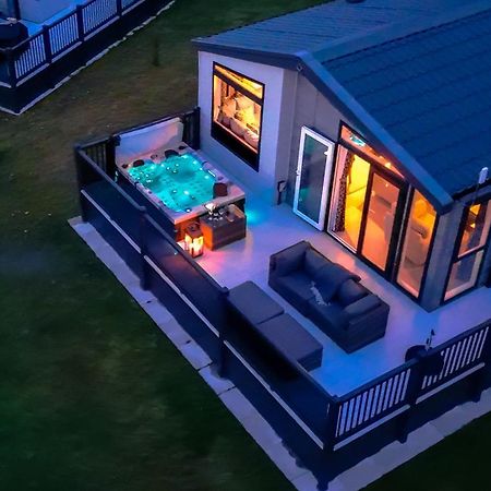 Hotchkin Lodge 우드홀스파 외부 사진