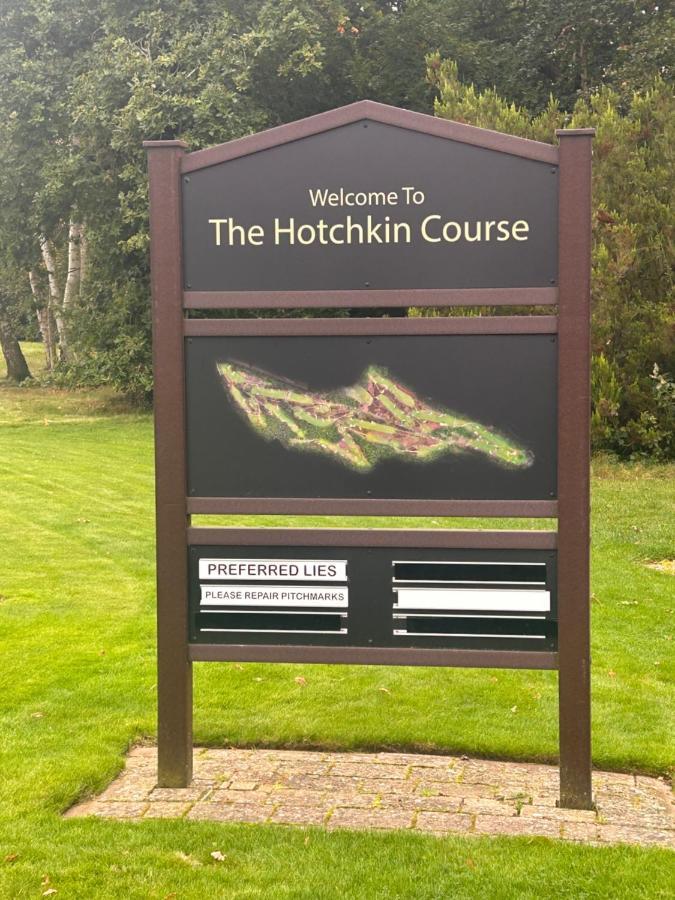 Hotchkin Lodge 우드홀스파 외부 사진