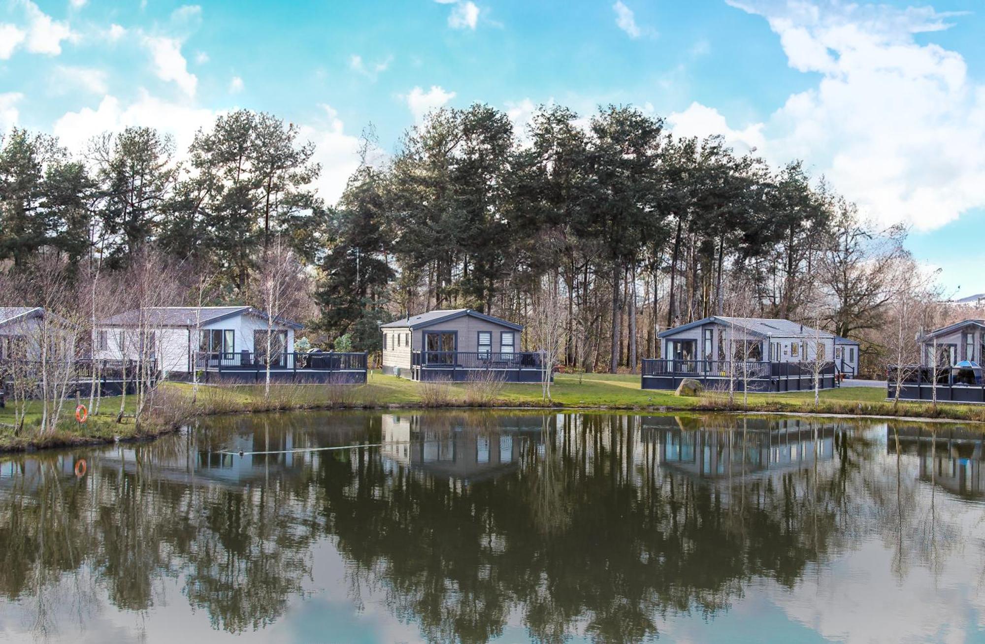 Hotchkin Lodge 우드홀스파 외부 사진
