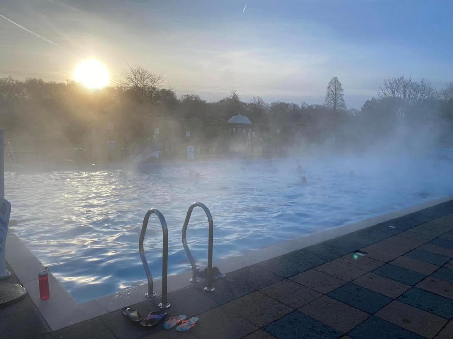 Hotchkin Lodge 우드홀스파 외부 사진